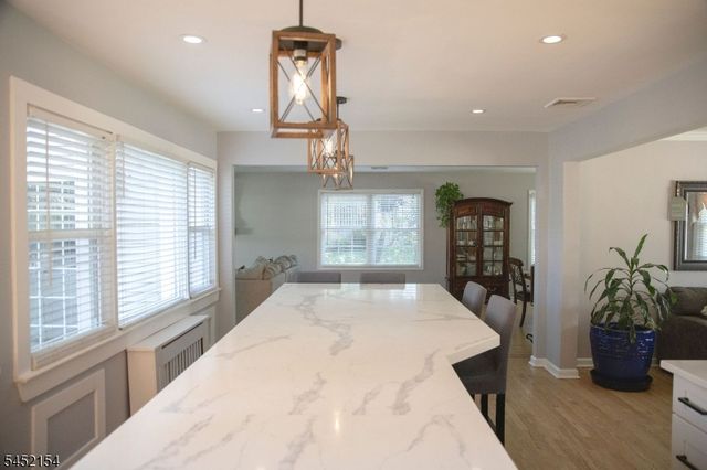 22 Warren Rd, Fair Lawn Boro, NJ 07410