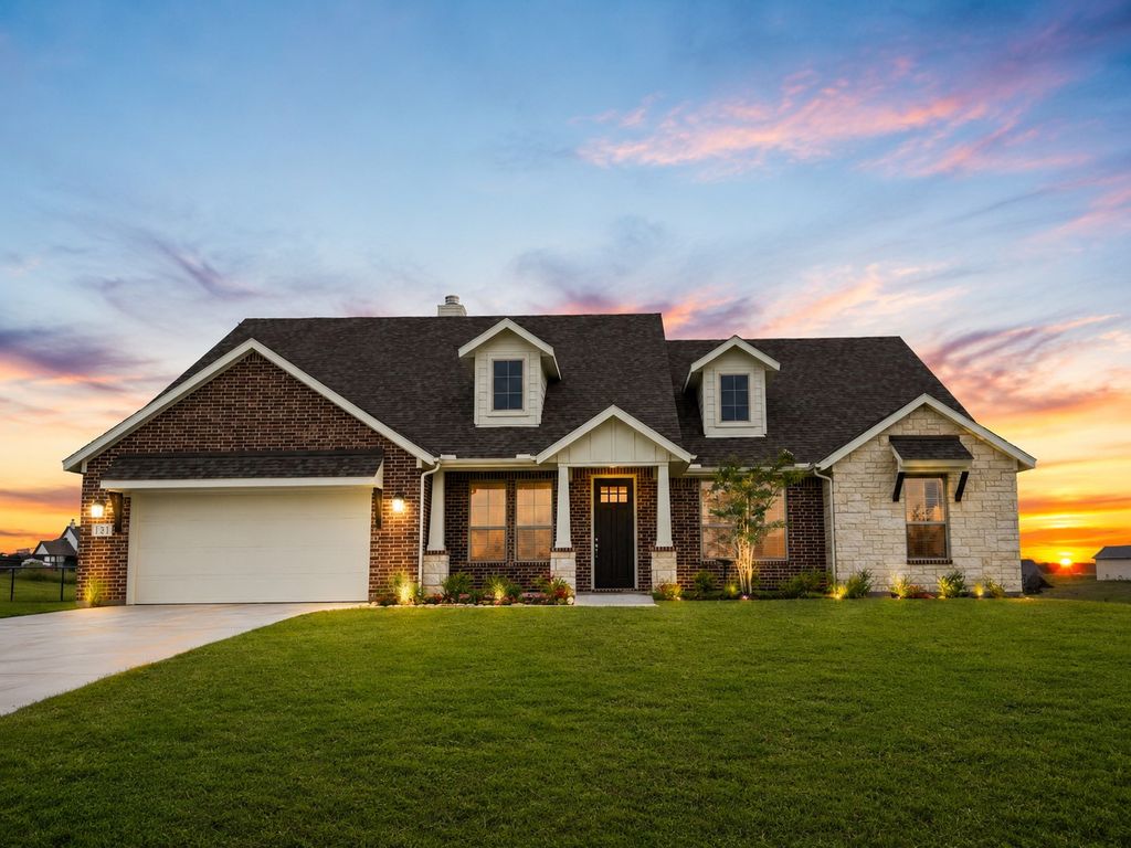 131 Llanos Drive, Decatur, TX 76234
