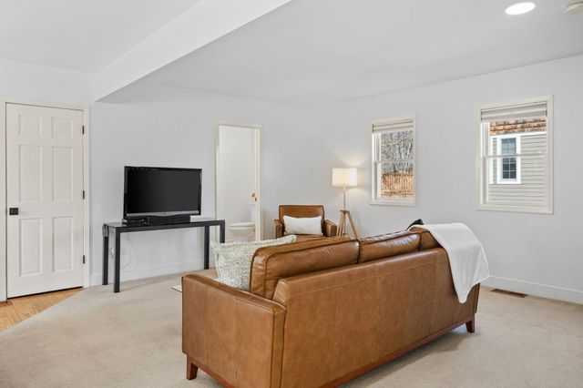 336 18th Avenue N, Hopkins, MN 55343