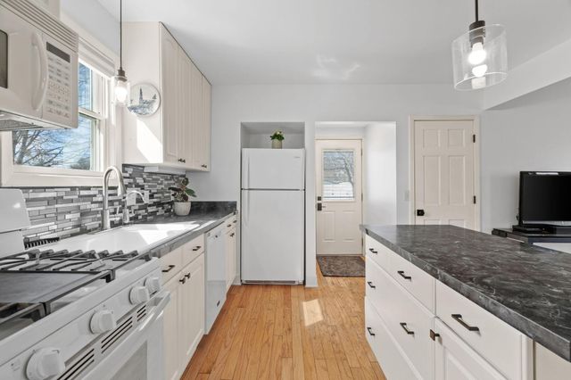 336 18th Avenue N, Hopkins, MN 55343