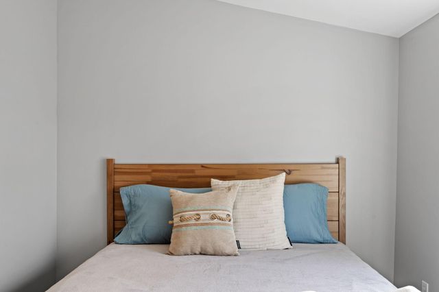 336 18th Avenue N, Hopkins, MN 55343