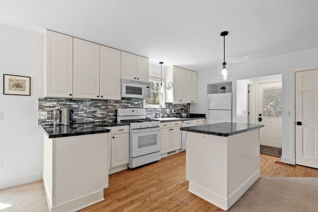 336 18th Avenue N, Hopkins, MN 55343