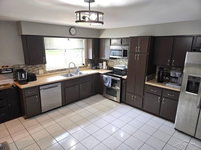 2878 Clayburn Road, Saginaw Twp, MI 48603