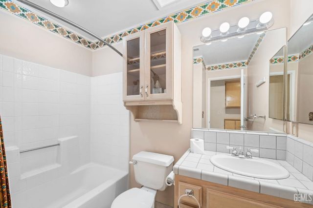 4621 McGinnis Street, Bakersfield, CA 93308