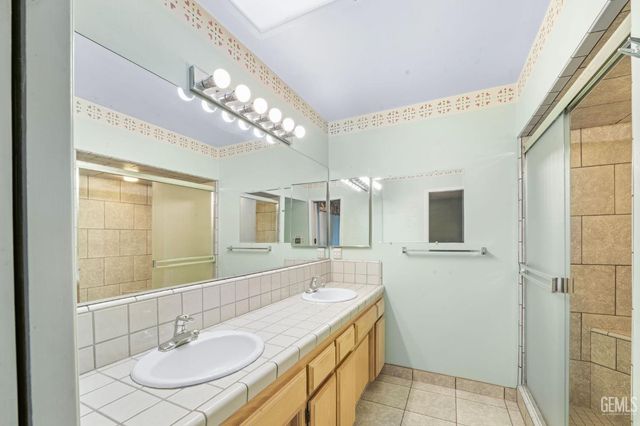 4621 McGinnis Street, Bakersfield, CA 93308