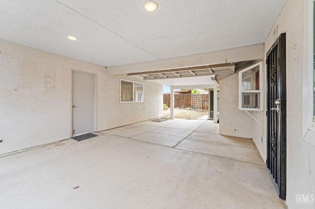 4621 McGinnis Street, Bakersfield, CA 93308