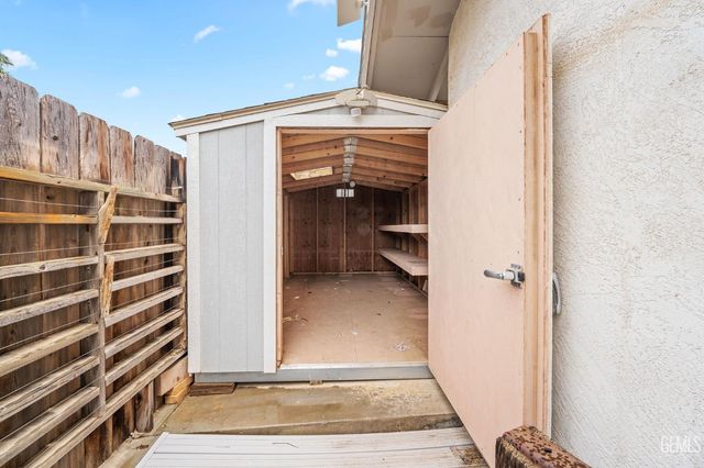 4621 McGinnis Street, Bakersfield, CA 93308