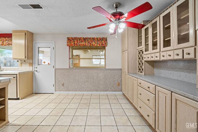 4621 McGinnis Street, Bakersfield, CA 93308