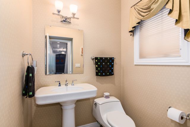 711 Jackson Avenue, River Forest, IL 60305