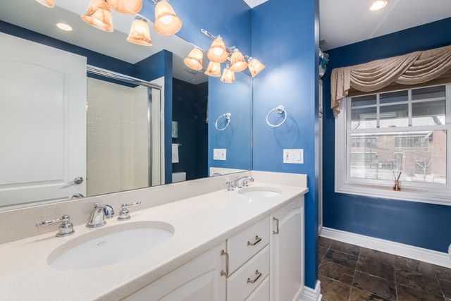 711 Jackson Avenue, River Forest, IL 60305