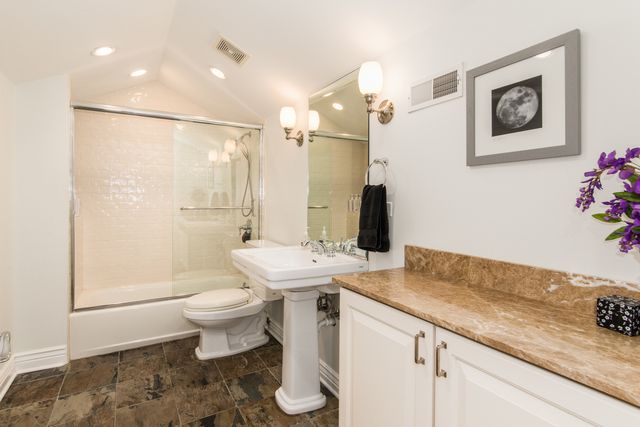 711 Jackson Avenue, River Forest, IL 60305