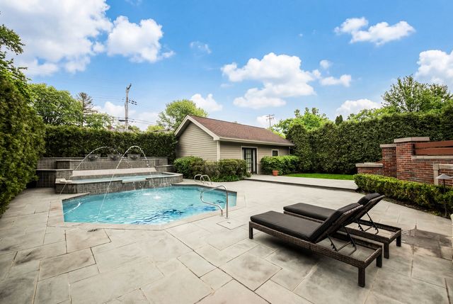 711 Jackson Avenue, River Forest, IL 60305