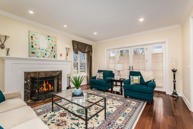 711 Jackson Avenue, River Forest, IL 60305