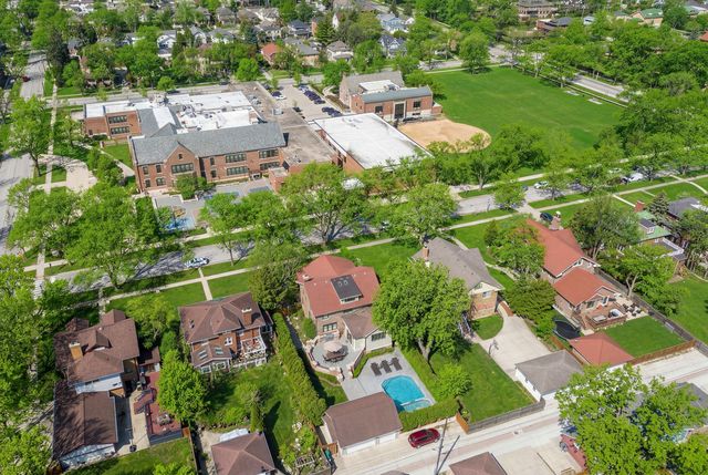 711 Jackson Avenue, River Forest, IL 60305