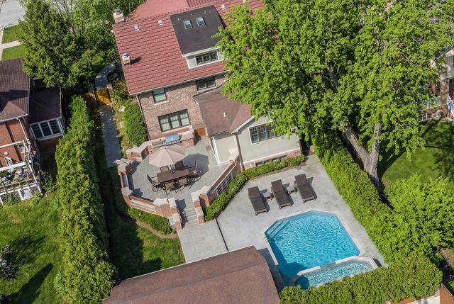 711 Jackson Avenue, River Forest, IL 60305