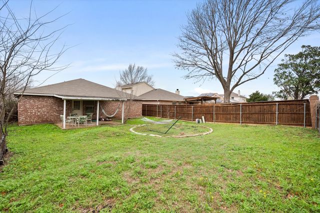 649 Blueberry Hill Lane, Mansfield, TX 76063