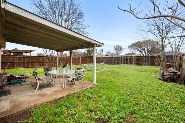 649 Blueberry Hill Lane, Mansfield, TX 76063