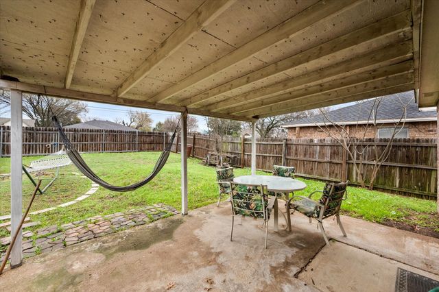 649 Blueberry Hill Lane, Mansfield, TX 76063