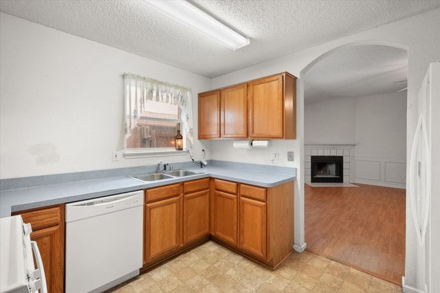 649 Blueberry Hill Lane, Mansfield, TX 76063