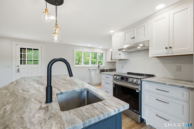 31 Higley Road, Granby, CT 06090