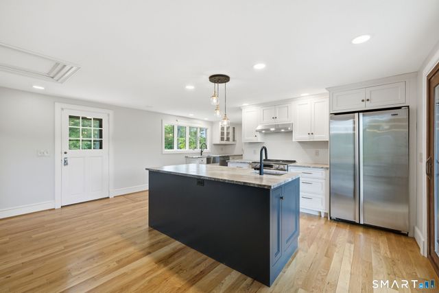 31 Higley Road, Granby, CT 06090