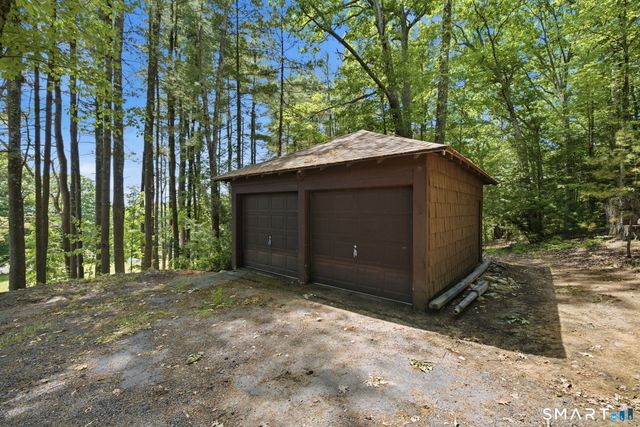 31 Higley Road, Granby, CT 06090