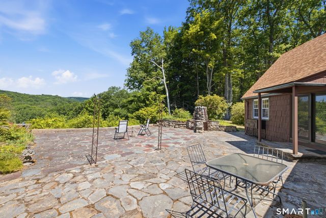 31 Higley Road, Granby, CT 06090