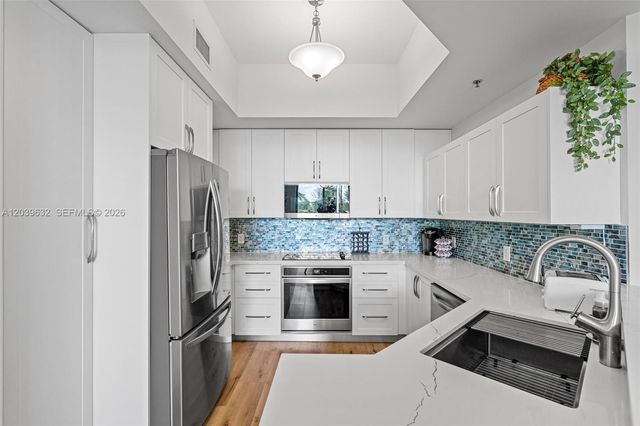 2641 N Flamingo Rd 304N, Sunrise, FL 33323