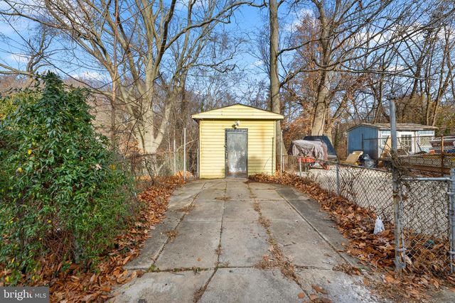 1451 W END DR, Philadelphia, PA 19151
