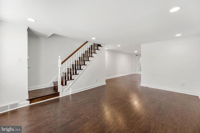 1451 W END DR, Philadelphia, PA 19151