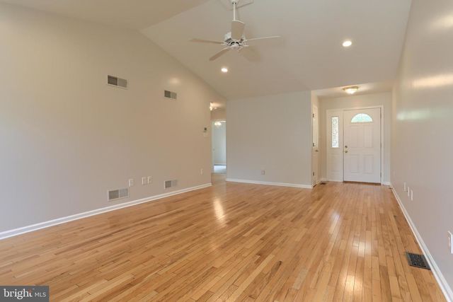 1 SWEET ARROW DR, Hummelstown, PA 17036