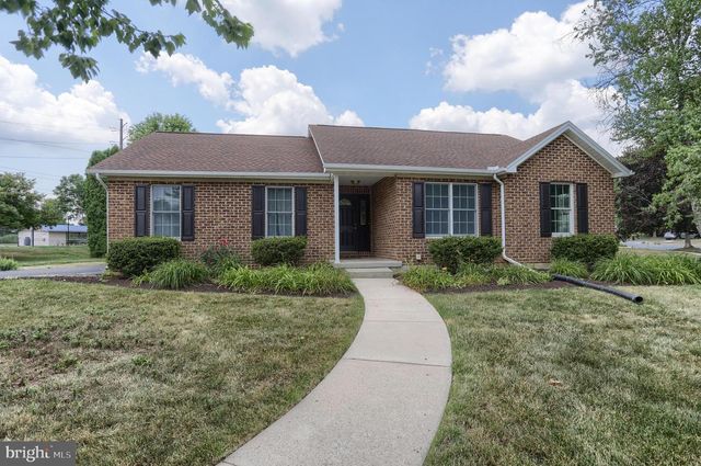 1 SWEET ARROW DR, Hummelstown, PA 17036