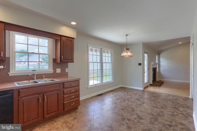 1 SWEET ARROW DR, Hummelstown, PA 17036