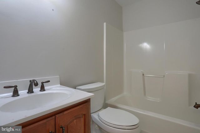 1 SWEET ARROW DR, Hummelstown, PA 17036
