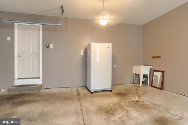 1 SWEET ARROW DR, Hummelstown, PA 17036