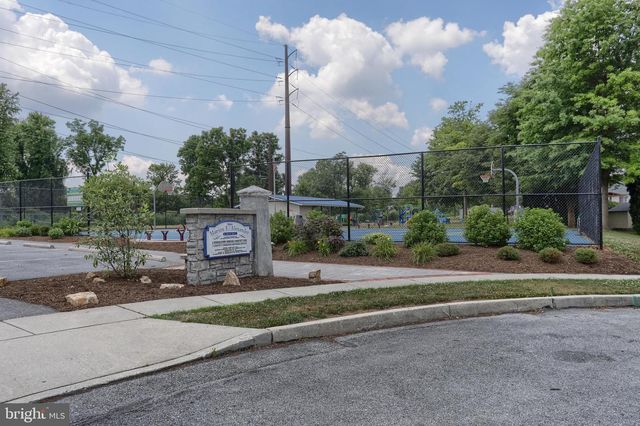 1 SWEET ARROW DR, Hummelstown, PA 17036