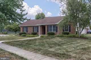 1 SWEET ARROW DR, Hummelstown, PA 17036