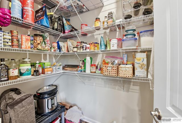 1708 Pilgrim Drive, Bellevue, NE 68123