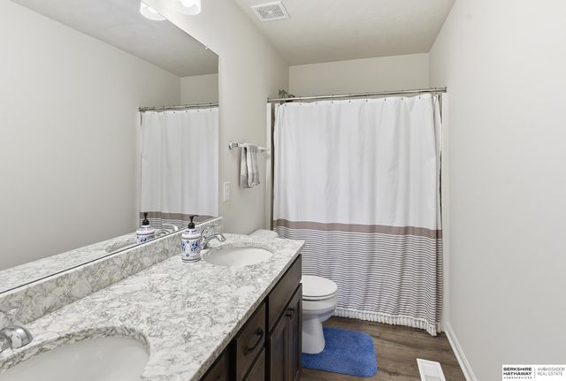 1708 Pilgrim Drive, Bellevue, NE 68123