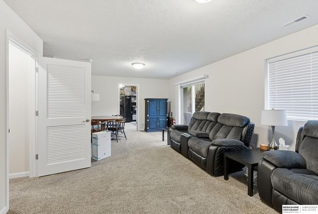 1708 Pilgrim Drive, Bellevue, NE 68123