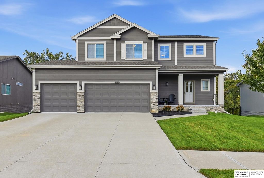 1708 Pilgrim Drive, Bellevue, NE 68123