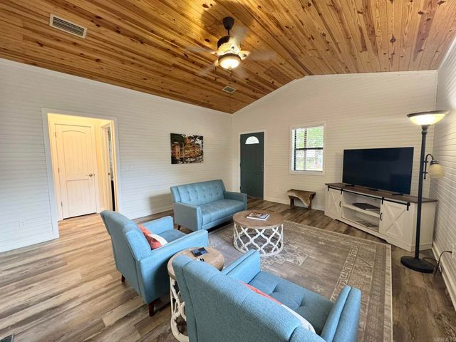 320 Pebble Creek, Mountain View, AR 72560