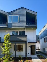 6909 42nd Avenue S #A, Seattle, WA 98118