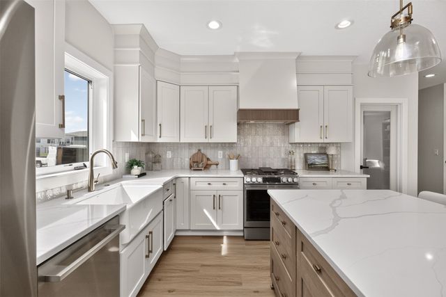4737 144th Street, Urbandale, IA 50323