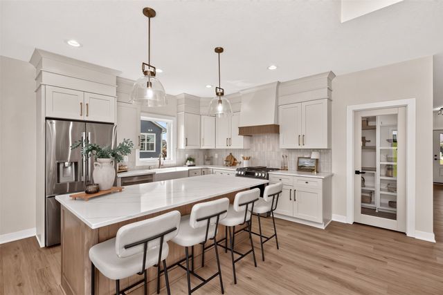 4737 144th Street, Urbandale, IA 50323