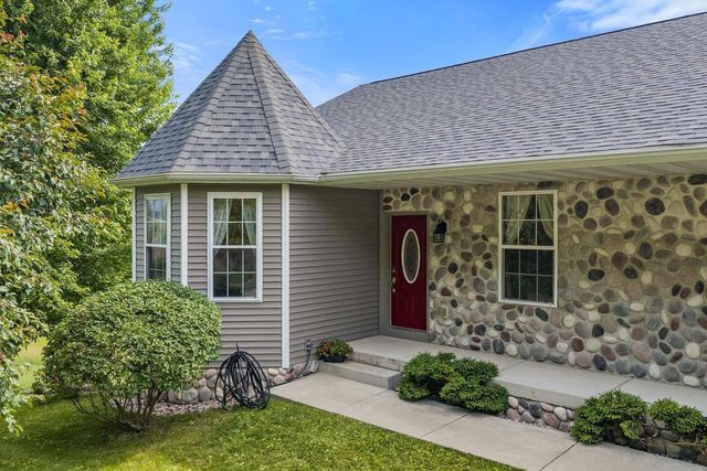 W10180 Tesser Trail, Portage, WI 53901