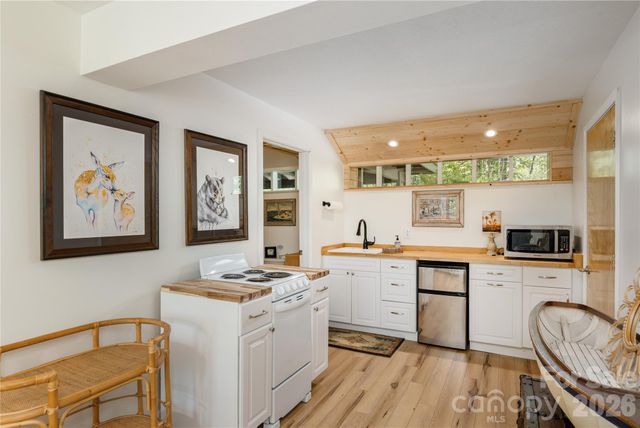139 Panther Gap Road, Brevard, NC 28712