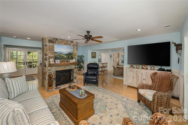 139 Panther Gap Road, Brevard, NC 28712