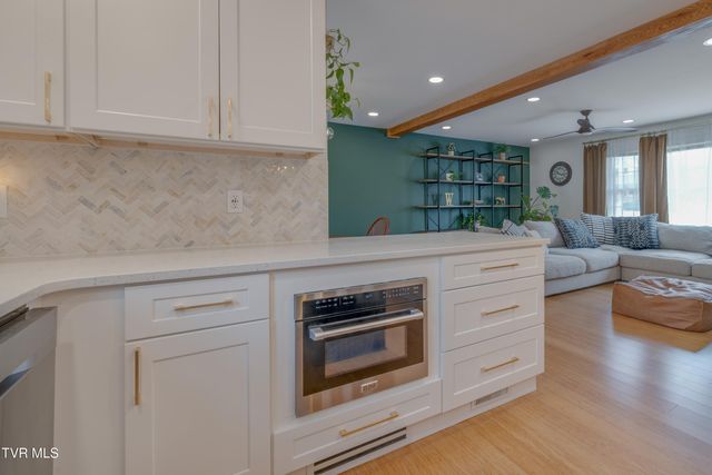 2405 Rambling Road, Johnson City, TN 37604