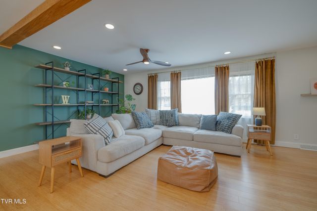 2405 Rambling Road, Johnson City, TN 37604